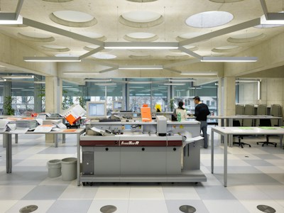 0183 FOT 090404 309 Hannes Henz Scan Center web